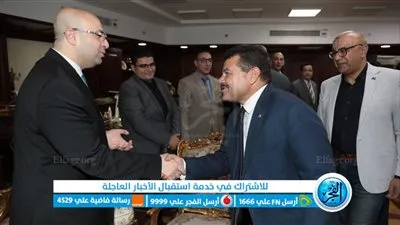 محافظ بني سويف يتبادل مع التنفيذيين التهنئة بعيد الأضحى