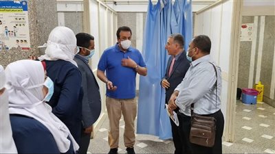 خالد عبدالغفار يوجه برفع الطاقة الاستيعابية للعناية المركزة برأس الحكمة