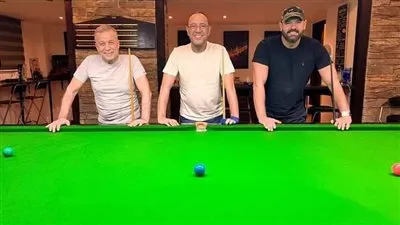 حكاية ٣٥ سنة.. أشرف عبد الباقى يشوق جمهوره بصورة مع شريف منير 