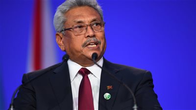 كيف تحول رئيس سريلانكا الهارب من بطل حرب إلى طريد؟