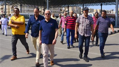 محافظ بورسعيد يشدد على الالتزام بتعريفة الركوب الجديدة للمواصلات (صور)