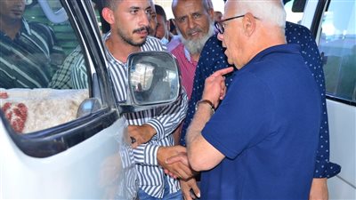 وضع ملصق للأجرة والسرفيس.. لمواجهة استغلا السائقين ببورسعيد