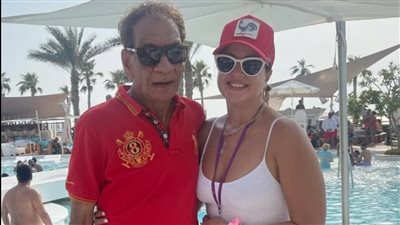 بالمايوه والكاش.. منى فاروق تتصدر تريند جوجل