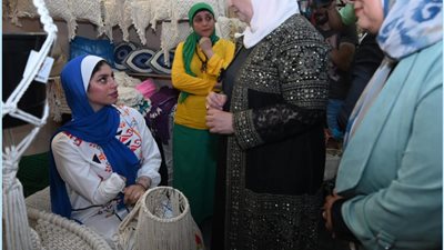 القباج تفتتح معرض 