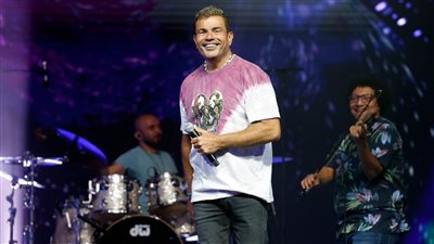 عمرو دياب يتألق في افتتاح موسم الجيمرز بالرياض (صور)