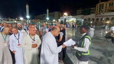 وزيرة التضامن تتابع عمليات تفويج حجاج الجمعيات الأهلية 