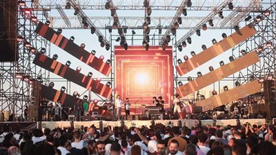 ال دي جي مصطفى محمد يشعل أولى فقرات حمل محمد منير بالإسكندرية