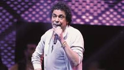 الكينج يتصدر محركات البحث بنوبة بكاء على مسرح الإسكندرية