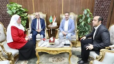محافظ المنوفية يناقش ملف تأهيل وتدريب المعلمين