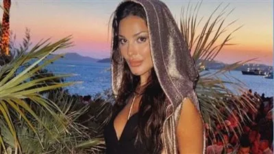 بإطلالة جريئة.. نادين نجيم تخطف الأنظار في أحدث جلسة تصويرية لها 