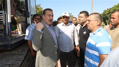 محافظ المنوفية يتفقد رصف طريق منشأة عصام - بخاتى
