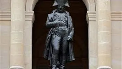 بعد زيارة بن زايد.. مالا تعرفه عن نصب نابليون بونابرت