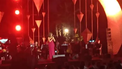 انهيار أنغام من البكاء في حفلها بدار الأوبرا 