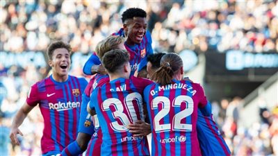 لا يقف على لاعب.. برشلونة يستقر على بديل ألونسو 