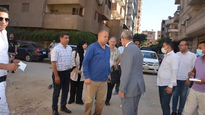  محافظ القليوبية يشرف على إزالة مخالفات البناء ببنها (صور)