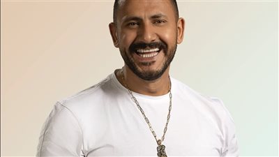 بعد تعرض ابنته لحادث.. هاني محروس يطمئن جمهوره (صور)