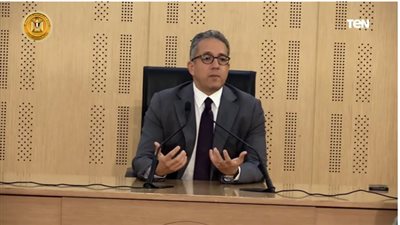 وزير السياحة يكشف تفاصيل قرارات التصوير للمصريين والأجانب (فيديو)