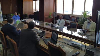 وزير الري يستعرض الموقف التنفيذي لمشروع قناطر ديروط الجديدة 