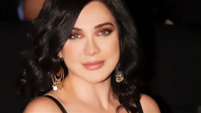 بفستان مكشوف.. سلاف فواخرجي تستعرض جمالها في أحدث ظهور 