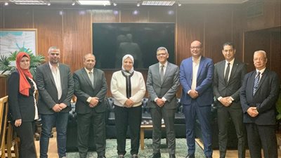 “نقل الكهرباء” توقع عقد لاخلاء ارض مشروع “اهالينا 3” من الخطوط الهوائية 