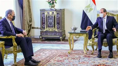 أستاذ علاقات دولية: الحرب الأوكرانية جزء صغير من الصراع الروسي الغربي