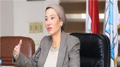 وزيرة البيئة تكشف تفاصيل أزمة شواطئ الساحل الشمالي (فيديو)