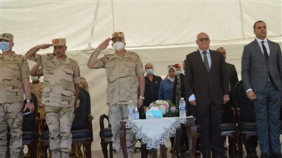 محافظ بورسعيد وقائد قوات الدفاع الشعبي والعسكري يشهدان اصطفاف معدات المحافظة 