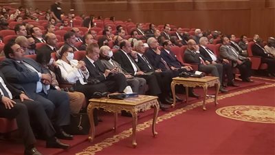 رئيس نادي القضاة يصل الجامعة البريطانية لحضور افتتاح مسابقة 