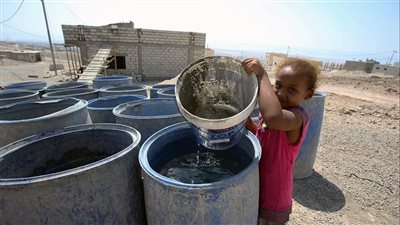 4 آلاف للبرميل.. نقص حاد في المياه يهدد حياة ملايين السودانيين (فيديو)