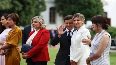 جلسة تصوير وراء غضب الأمريكيين من رئيس أوكرانيا وزوجته.. ما القصة؟ 