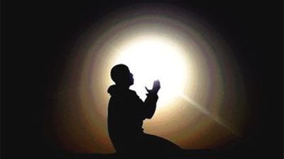 يا حامل الهموم ويا ذا الحاجة.. قيام اليل خير وسيلة