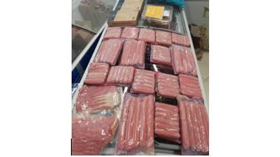 ضبط 1886 عبوة مواد غذائية فاسدة داخل مخزن بحدائق القبة 