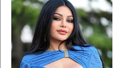 بإطلالة أنثوية.. هيفاء وهبي في أحدث ظهور لها والجمهور يعلق: 