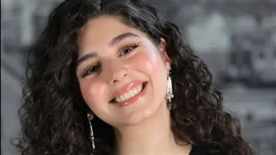 مايان السيد مريضة أعصاب في 