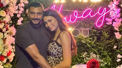 هاجر أحمد تحتفل بعيد زواجها الأول