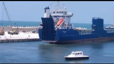 استقبال السفينة LADY KHADIJA لتفريغ 7360 طن رخام بميناء بورسعيد