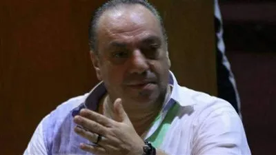 زجاجات خمرة وشيشة.. المايسترو يفجر مفاجأة عن صورته في الساحل الشمالي ويرد ببيان رسمي