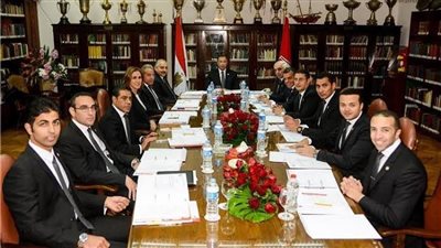 محاولة لحل أزمة الانقسامات داخل مجلس الأهلى 