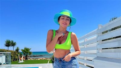 ميريام فارس تثير الجدل بإطلالة جديدة 