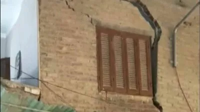 تفاصيل إخلاء منزل تعرض لحالة تصدع لإزالته بشبرا الخيمة