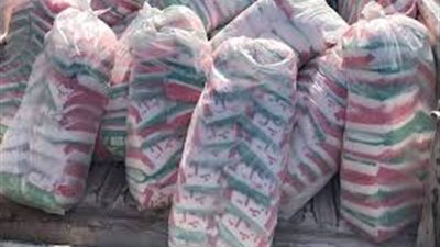 ضبط 700 طن سلع تموينية ومواد غذائية بمنشآت مخالفة بالجيزة