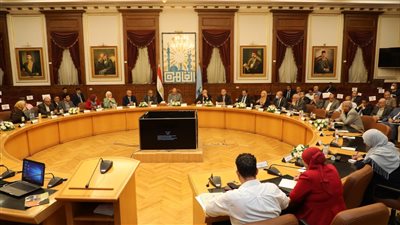 محافظ القاهرة يناقش الخطوات التنفيذية لتطبيق المنظومة الإلكترونية لإدارة أملاك الدولة