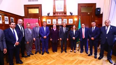 القباج والأتربي يوقعان بروتوكول تعاون لتعزيز الدفع الإلكتروني والشمول المالي