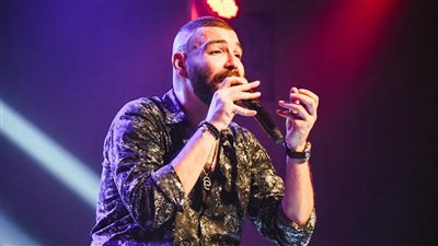 أدهم سليمان يوجه رسالة لجمهوره إحتفالا بمرور 10 سنوات على رحلة نجاحه: إعملوا اللي بتحبوه 