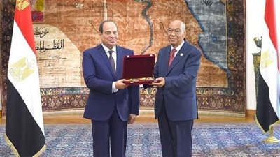 محافظ أسوان ينعي المستشار حسين عبده خليل: قامة وطنية ورمز للقضاء المصري الشامخ