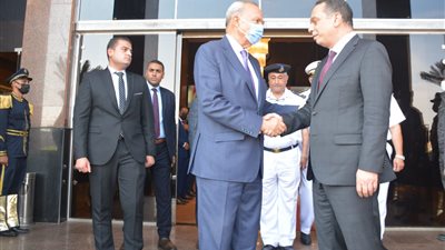 محافظ القليوبية يقدم التهنئة لمدير الأمن الجديد
