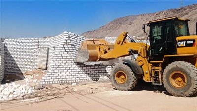 رفع 55 حالة إشغال و50 طن من التراكمات والمخلفات والأتربة بإدفو