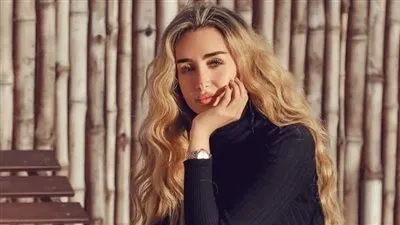 هنا الزاهد تخطف الأنظار بفستان زفاف في أحدث ظهور لها