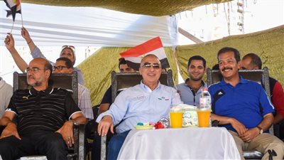 محافظ الإسكندرية يشهد مباراة الإياب بين منتخب مصر وغانا لكرة القدم 