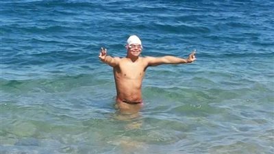 والد الحسيني بعد عبوره للمانش: 